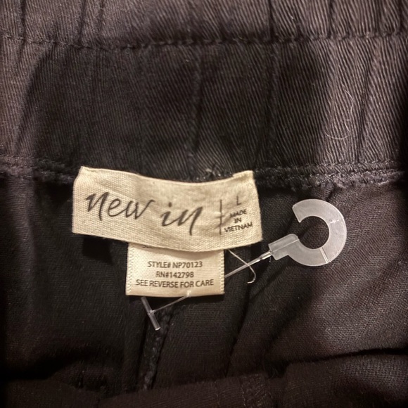 New In Acid Washed Raw Hem High Waisted Jean Shorts NWOT - Picture 3 of 4